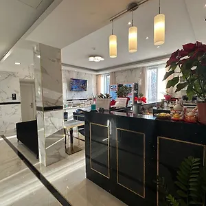 Midway Otel