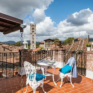 Rise And Smile Charming Penthouse Apartment Lucca