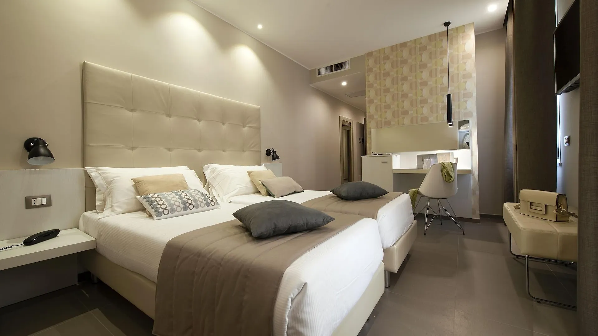 ***  Hotel H21 Milan Italie
