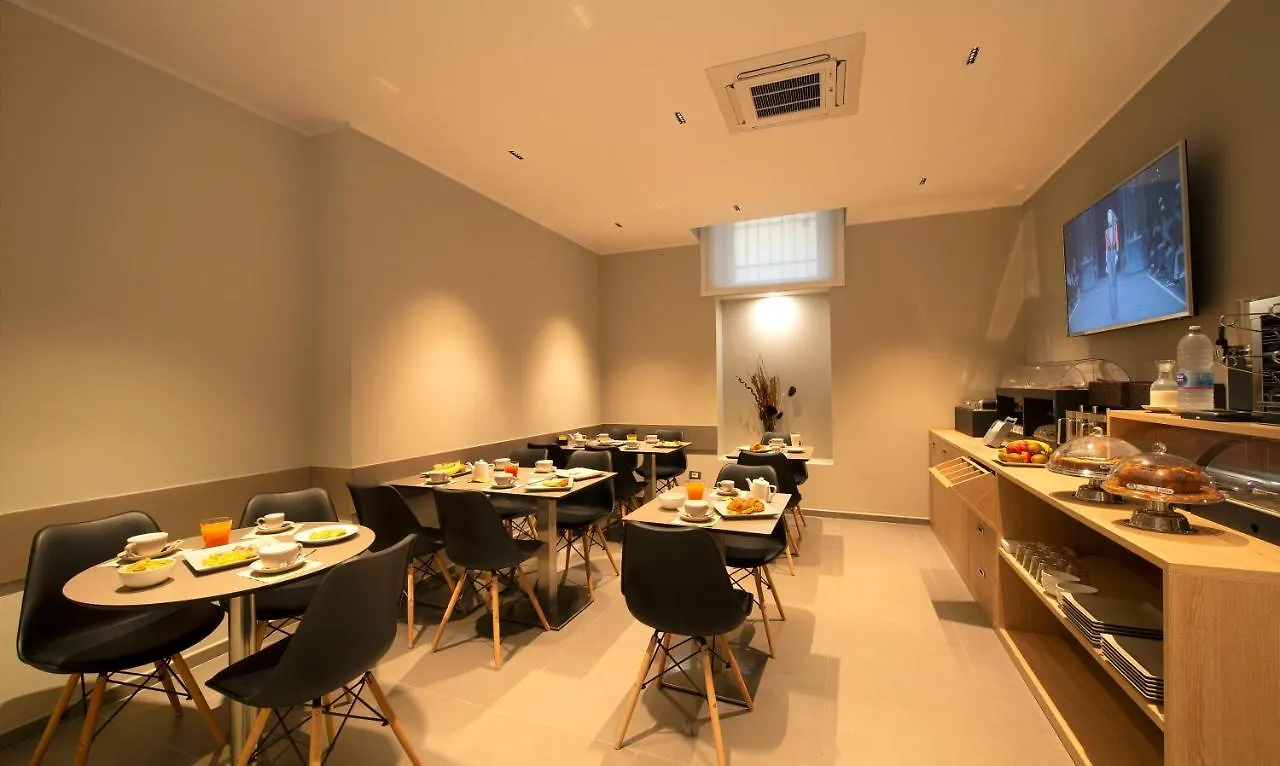 Hotel H21 Milan 3*,