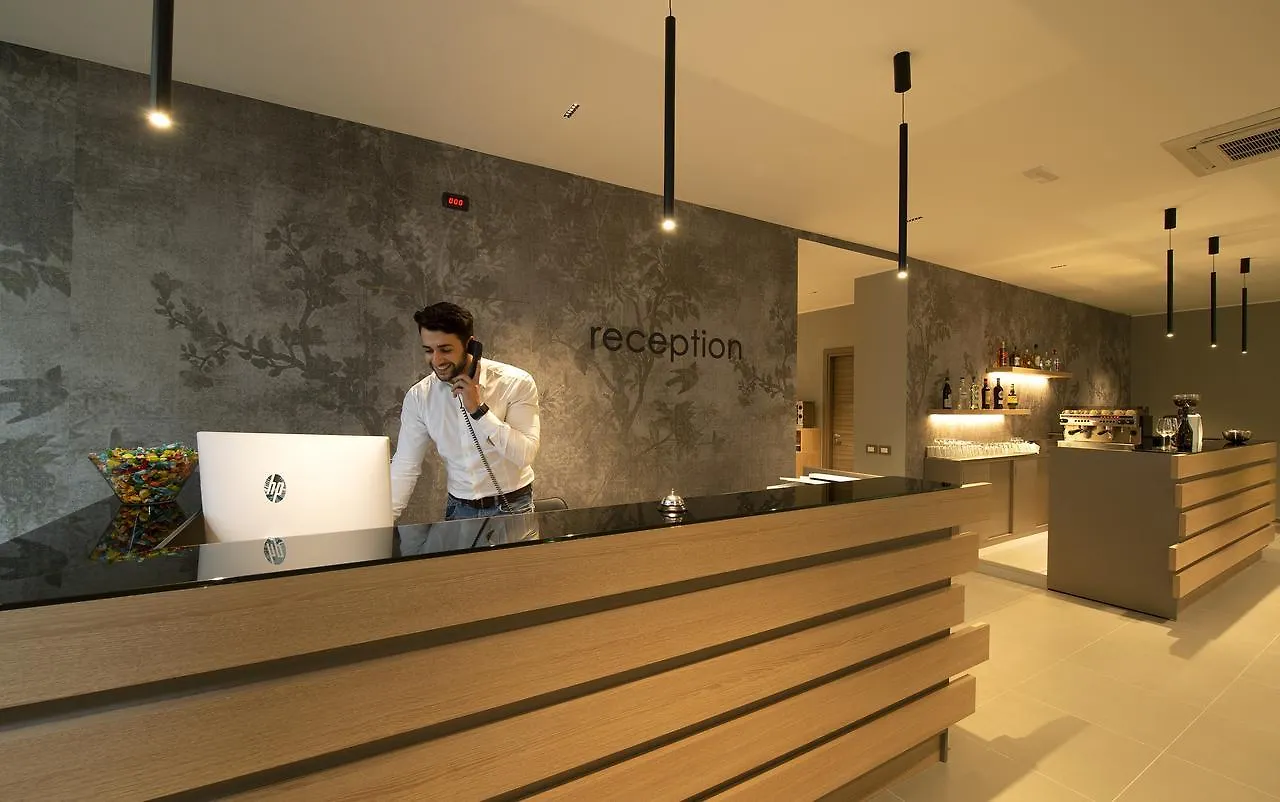 Hotel H21 Milan 3*,