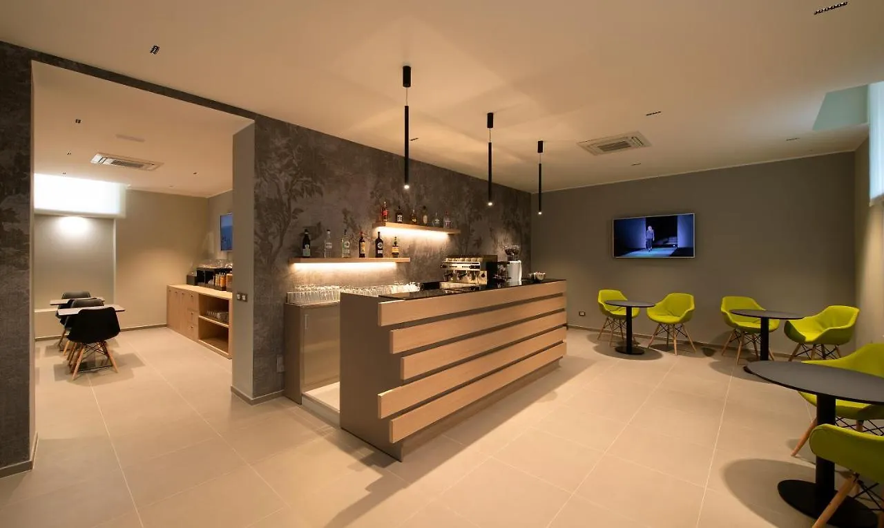 ***  Hotel H21 Milan Italy